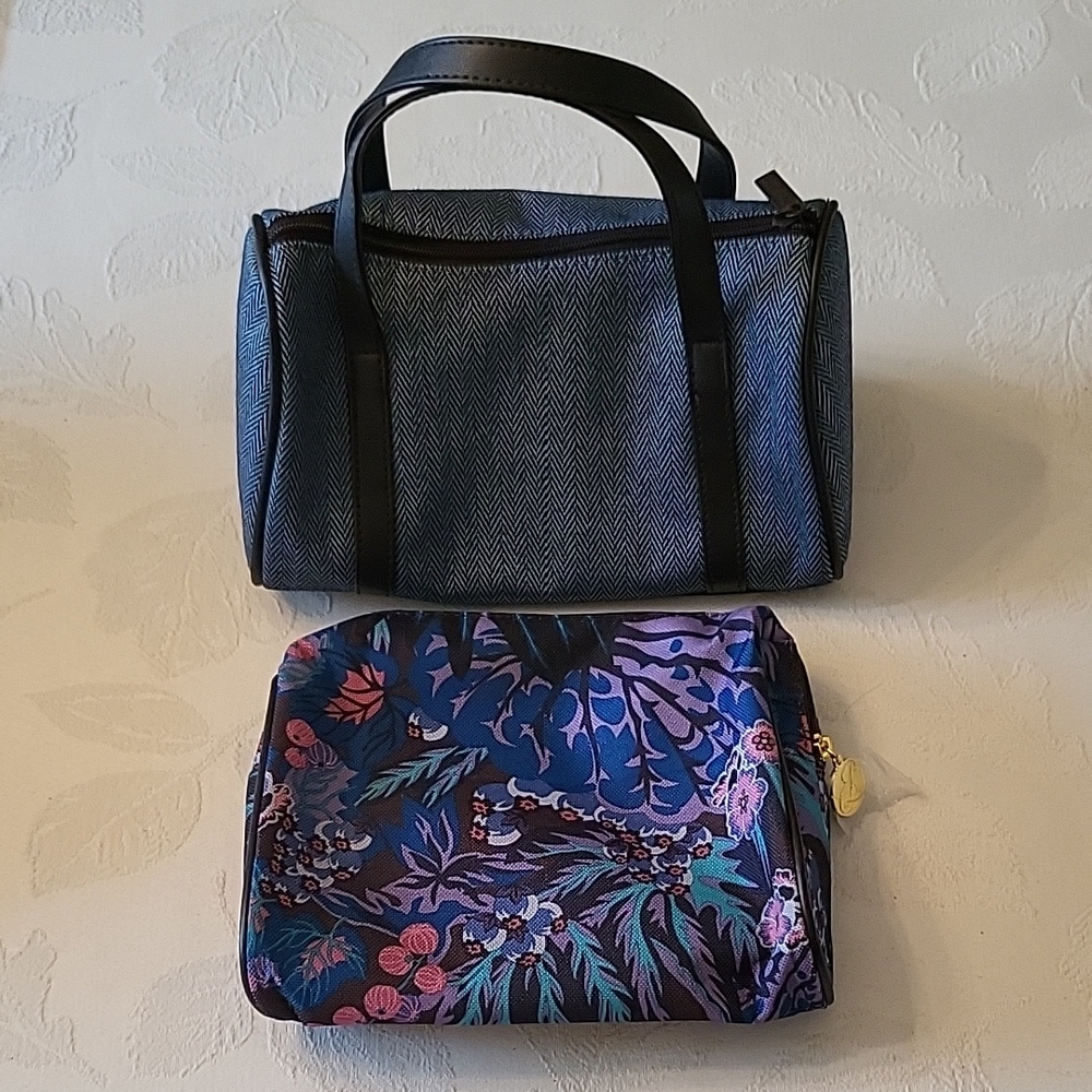 Estee Lauder Black & Blue Travel Bag Set